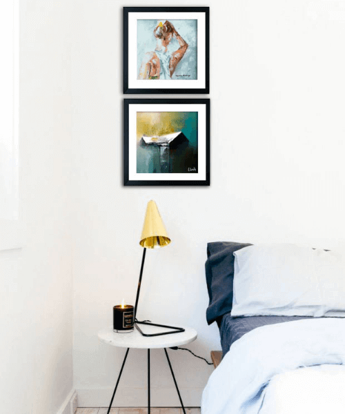 les oeuvres du marché de l'art exposées dans une chambre